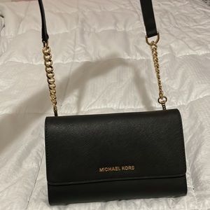 Michael Kors Crossbody w/ detachable card holder